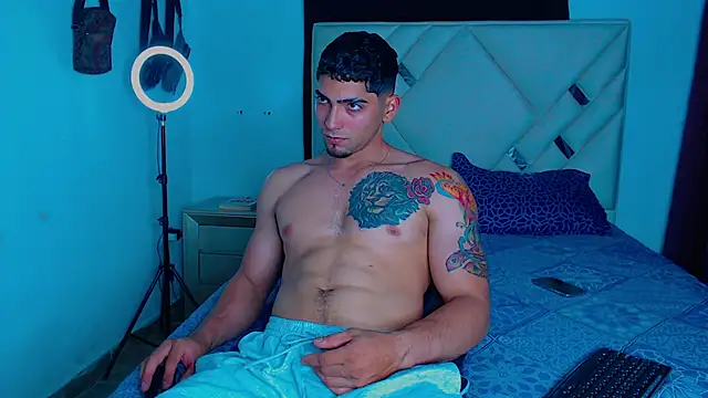 Snapshot of Rich_boy01 chatting on 03.03.25 Rich boy01 online show from 03.03.25