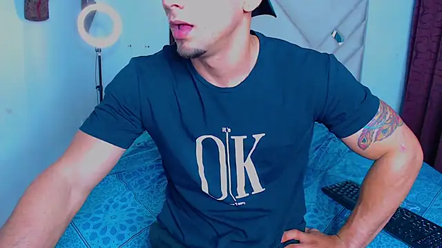 Snapshot of Rich_boy01 chatting on 03.05.25 Rich boy01 online show from 03.05.25