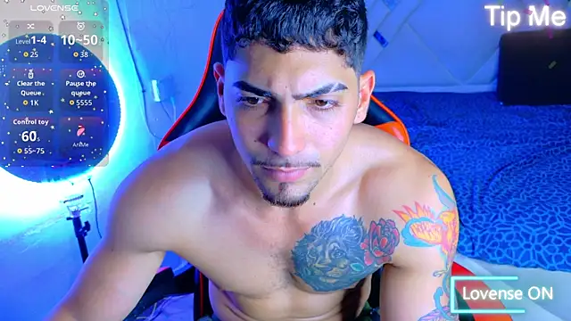 Snapshot of Rich_boy01 chatting on 09.08.25 Rich boy01 online show from 09.08.25