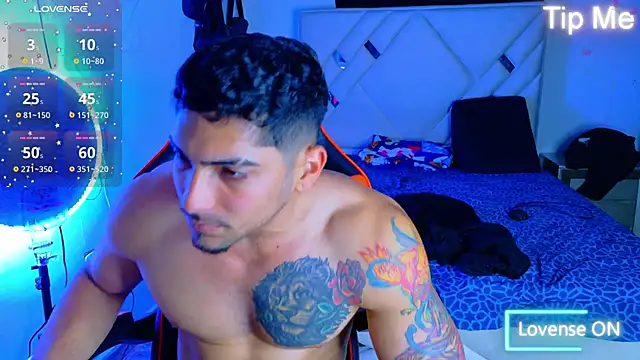 Snapshot of Rich_boy01 chatting on 09.10.25 Rich boy01 online show from 09.10.25