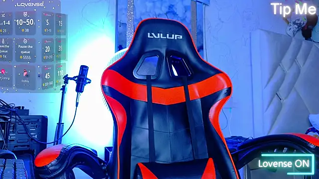 Snapshot of Rich_boy01 chatting on 10.12.25 Rich boy01 online show from 10.12.25