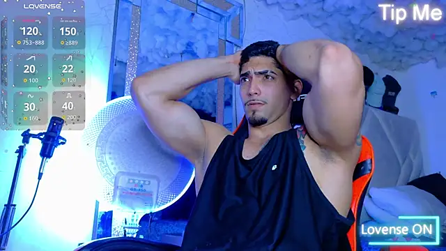 Snapshot of Rich_boy01 chatting on 10.13.25 Rich boy01 online show from 10.13.25