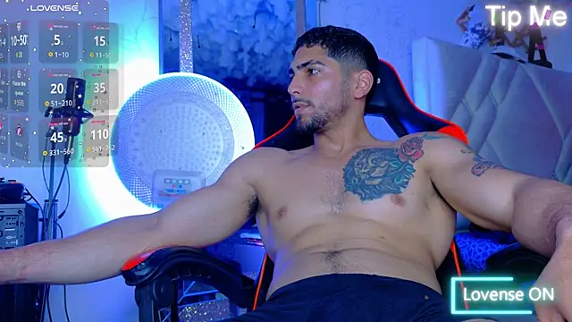 Snapshot of Rich_boy01 chatting on 11.16.25 Rich boy01 online show from 11.16.25