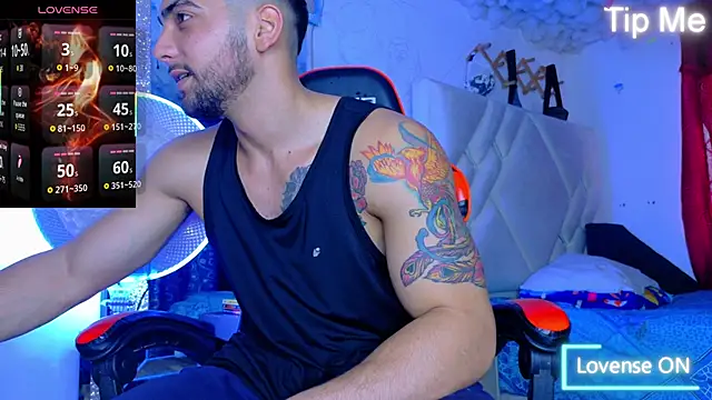 Snapshot of Rich_boy01 chatting on 11.29.25 Rich boy01 online show from 11.29.25