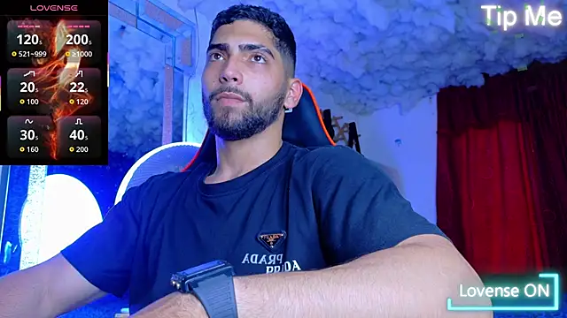 Snapshot of Rich_boy01 chatting on 12.15.25 Rich boy01 online show from 12.15.25