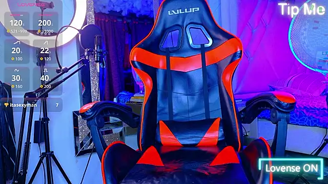 Snapshot of Rich_boy01 chatting on 03.08.26 Rich boy01 online show from 03.08.26