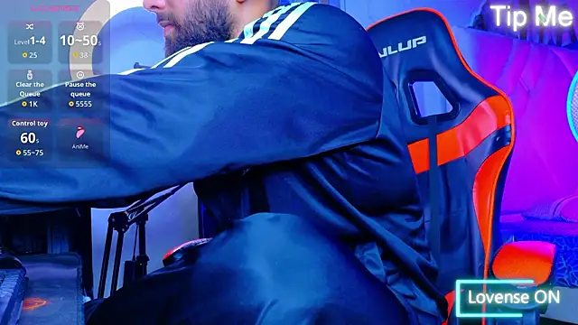 Snapshot of Rich_boy01 chatting on 03.10.26 Rich boy01 online show from 03.10.26