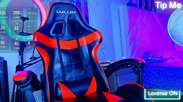 Snapshot of Rich_boy01 chatting on 04.01.26 Rich boy01 online show from 04.01.26