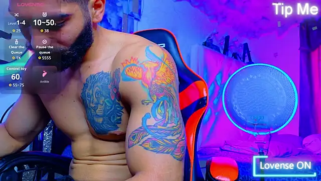 Snapshot of Rich_boy01 chatting on 04.05.26 Rich boy01 online show from 04.05.26