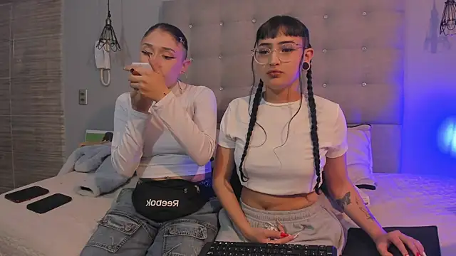 Snapshot of Zowi_Hottiee chatting on 01.08.25 Zowi Hottiee online show from 01.08.25