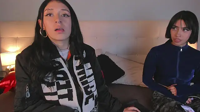 Snapshot of Zowi_Hottiee chatting on 02.19.25 Zowi Hottiee online show from 02.19.25