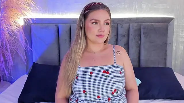 Snapshot of GaiaBaker chatting on 10.31.25 GaiaBaker online show from 10.31.25