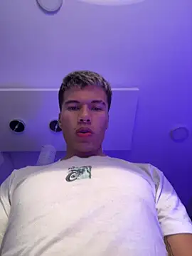 Snapshot of Logan_smith1 chatting on 02.17.25 Logan smith1 online show from 02.17.25