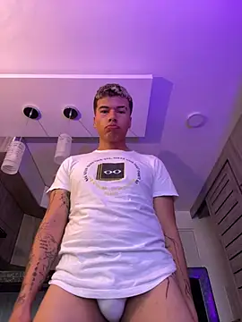 Snapshot of Logan_smith1 chatting on 02.25.25 Logan smith1 online show from 02.25.25