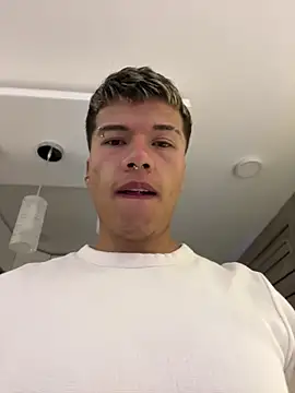 Snapshot of Logan_smith1 chatting on 03.18.25 Logan smith1 online show from 03.18.25