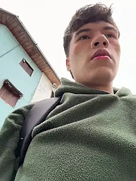 Snapshot of Logan_smith1 chatting on 10.21.25 Logan smith1 online show from 10.21.25