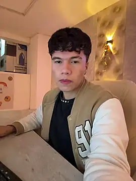 Snapshot of Logan_smith1 chatting on 10.23.25 Logan smith1 online show from 10.23.25