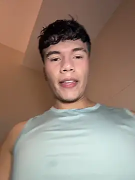 Snapshot of Logan_smith1 chatting on 10.31.25 Logan smith1 online show from 10.31.25