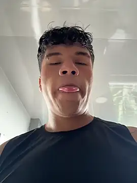 Snapshot of Logan_smith1 chatting on 11.04.25 Logan smith1 online show from 11.04.25