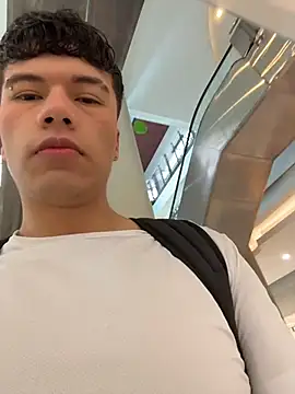 Snapshot of Logan_smith1 chatting on 11.06.25 Logan smith1 online show from 11.06.25