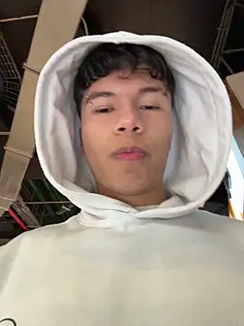 Snapshot of Logan_smith1 chatting on 11.08.25 Logan smith1 online show from 11.08.25