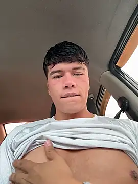 Snapshot of Logan_smith1 chatting on 11.19.25 Logan smith1 online show from 11.19.25