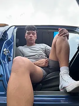 Snapshot of Logan_smith1 chatting on 11.26.25 Logan smith1 online show from 11.26.25