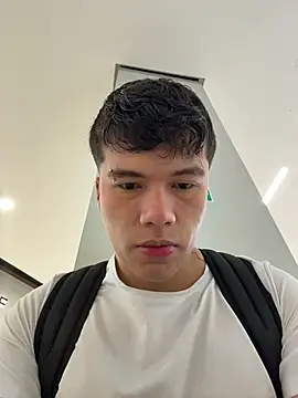 Snapshot of Logan_smith1 chatting on 12.05.25 Logan smith1 online show from 12.05.25