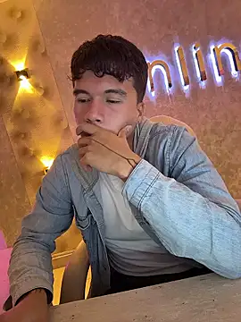 Snapshot of Logan_smith1 chatting on 01.09.26 Logan smith1 online show from 01.09.26