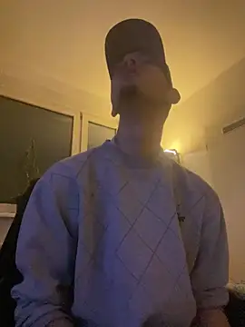 Snapshot of big_cock_is_back chatting on 12.18.24 big cock is back online show from 12.18.24