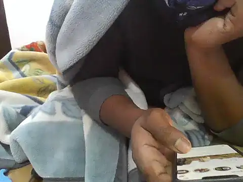 Snapshot of Average_Indian chatting on 01.16.25 Average Indian online show from 01.16.25