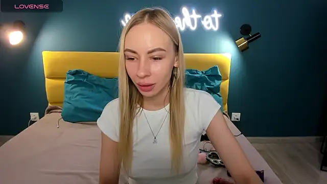 Snapshot of Diana_Garrett chatting on 01.26.25 Diana Garrett online show from 01.26.25