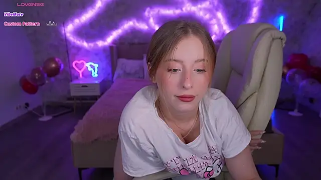 SilverrMoon online show from 02.19.25