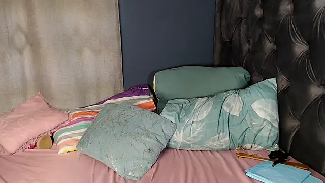 SultryBusty online show from 01.15.25