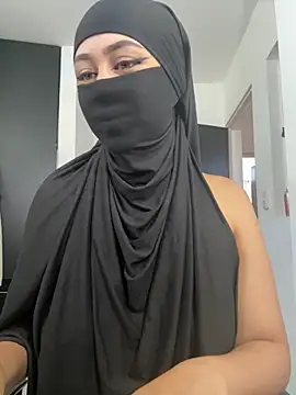 Snapshot of iiris_ chatting on 10.09.25 iiris online show from 10.09.25