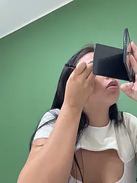 Snapshot of iiris_ chatting on 11.04.25 iiris online show from 11.04.25