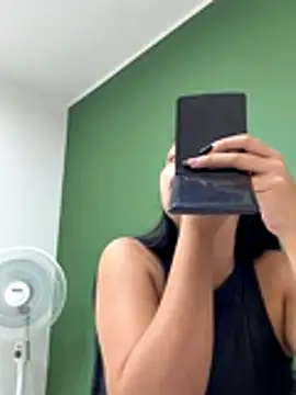 Snapshot of iiris_ chatting on 11.07.25 iiris online show from 11.07.25