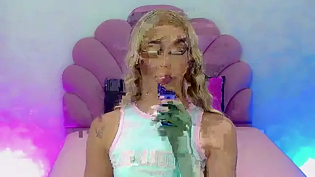 Snapshot of briana_sex32 chatting on 01.14.25 briana sex32 online show from 01.14.25