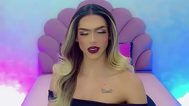 Snapshot of briana_sex32 chatting on 01.15.25 briana sex32 online show from 01.15.25