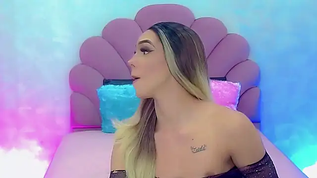 Snapshot of briana_sex32 chatting on 01.22.25 briana sex32 online show from 01.22.25