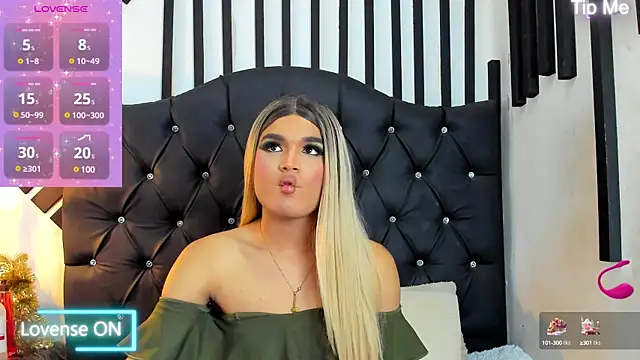 Snapshot of AllisonsweetZ chatting on 12.22.24 AllisonsweetZ online show from 12.22.24