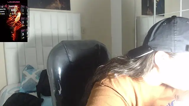 Snapshot of katty_femdom chatting on 09.14.25 katty femdom online show from 09.14.25