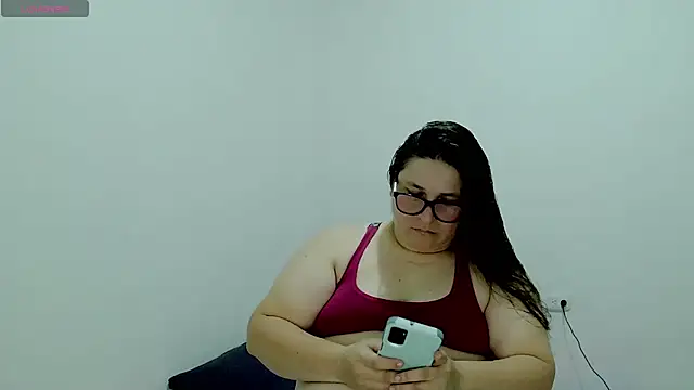 Snapshot of katty_femdom chatting on 09.18.25 katty femdom online show from 09.18.25