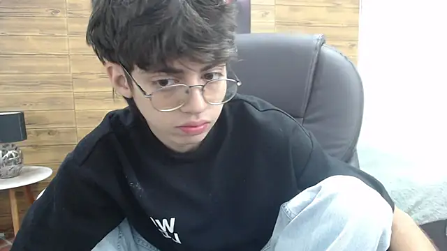 Snapshot of jhoellx chatting on 01.19.25 jhoellx online show from 01.19.25