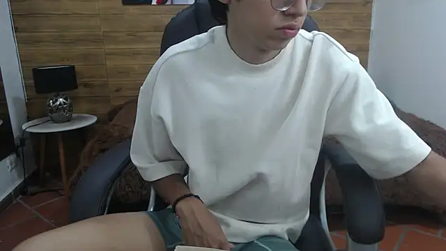 Snapshot of jhoellx chatting on 03.14.25 jhoellx online show from 03.14.25