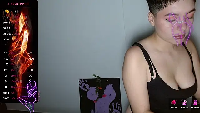 TRIXIE TANG28 online show from 02.14.25