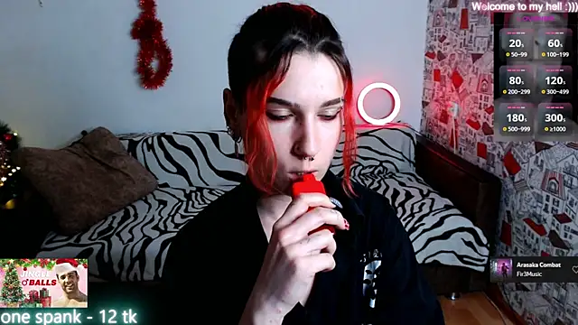 Snapshot of Miya_Wey_ chatting on 01.06.25 Miya Wey online show from 01.06.25