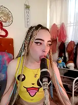 Snapshot of Yennastone chatting on 12.31.24 Yennastone online show from 12.31.24