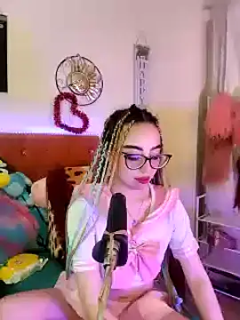 Snapshot of Yennastone chatting on 01.09.25 Yennastone online show from 01.09.25