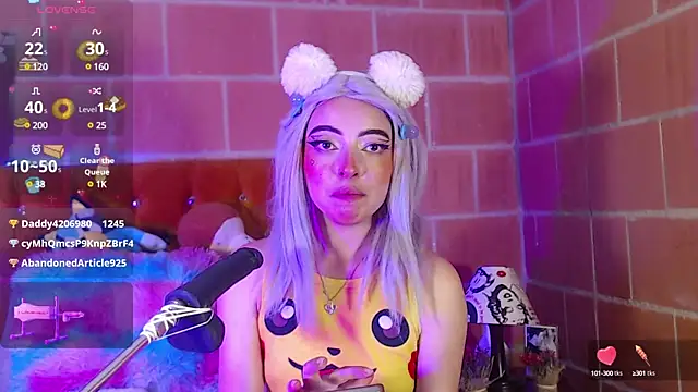 Snapshot of Yennastone chatting on 02.21.25 Yennastone online show from 02.21.25